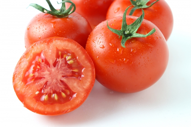 トマトを食べて血糖値が上がる場合に考えられる要因