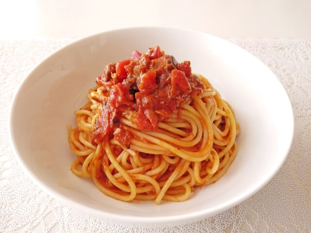 サバ缶のトマトソースパスタ