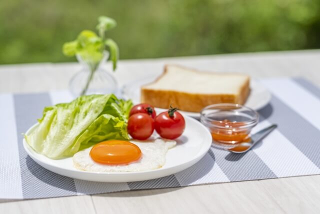 朝食に目玉焼きを食べる習慣は体に良い？