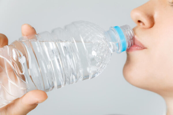 水を飲むのはダイエットに良い？〜効果・やり方・おすすめを分かりやすく紹介〜 | H2株式会社