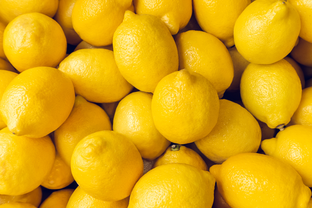 レモンを食べ過ぎると体に悪い？