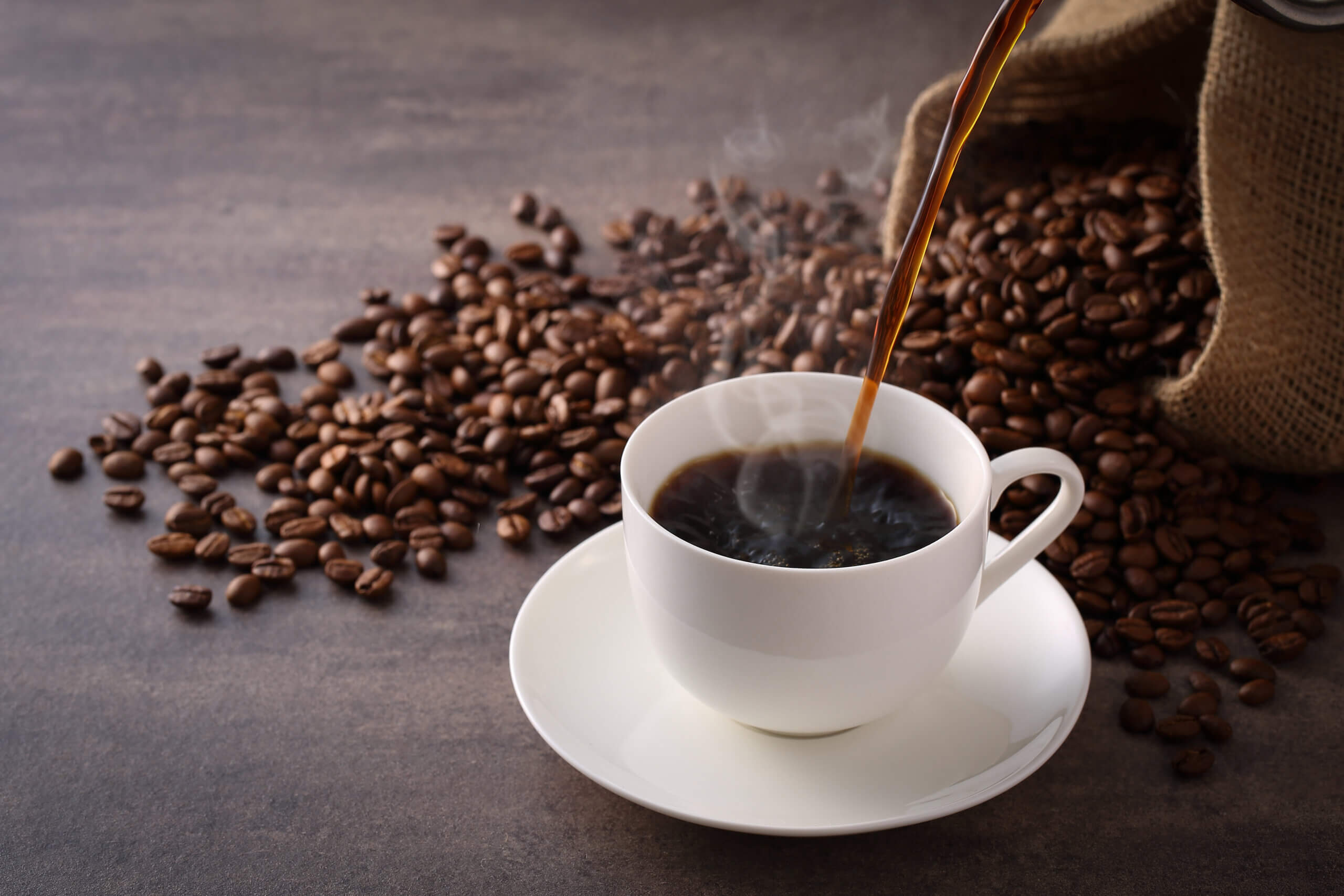 水分補給でコーヒーを飲むのは効果的？
