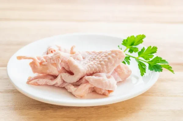 鶏皮にはどんな栄養がある？～体に悪いといわれる理由と対策も紹介～