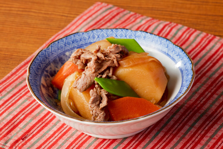 肉じゃがのカロリー・糖質は高い?~ダイエット中にも安心な絶品レシピもご紹介~