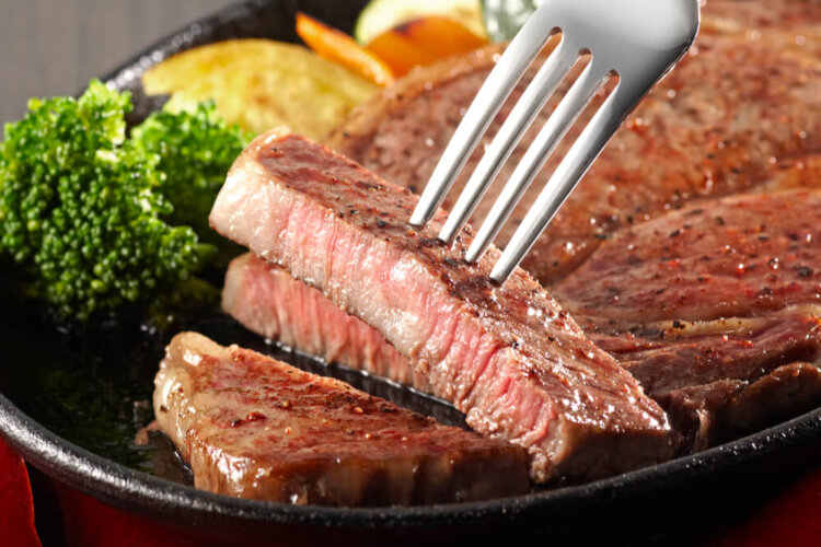 ステーキのカロリーは高い？