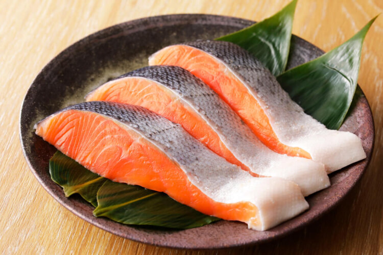 鮭は美肌づくりの救世主!~栄養成分と効能を管理栄養士が解説します~