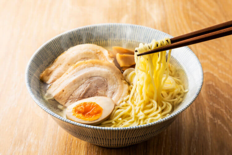 ダイエット中にラーメンを食べたいときの対処法~おすすめレシピも紹介~