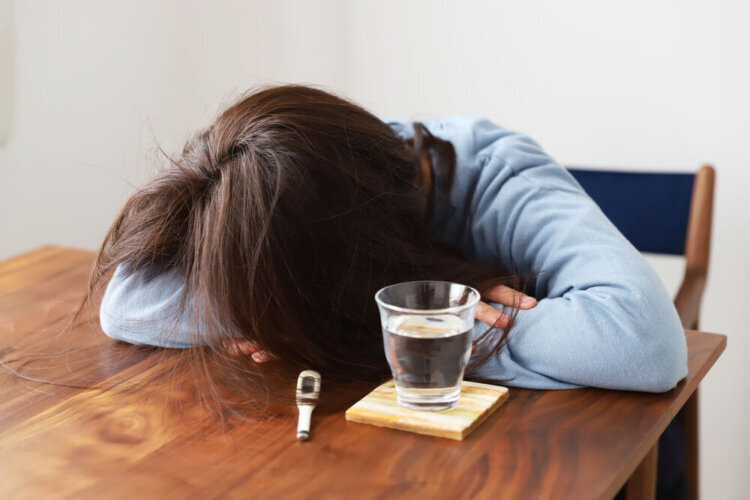 血糖値が高いと吐き気が起こる?〜糖尿病でよく見られる症状も紹介〜