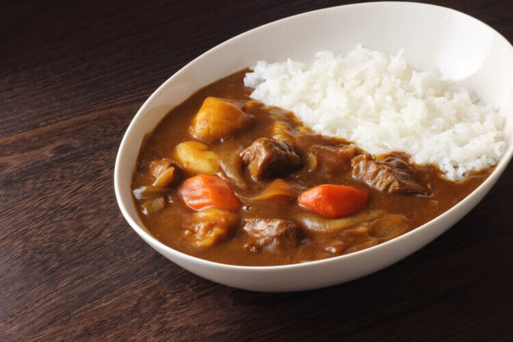 カレーは天敵?ダイエット中にカレーを食べるなら~管理栄養士が解説~