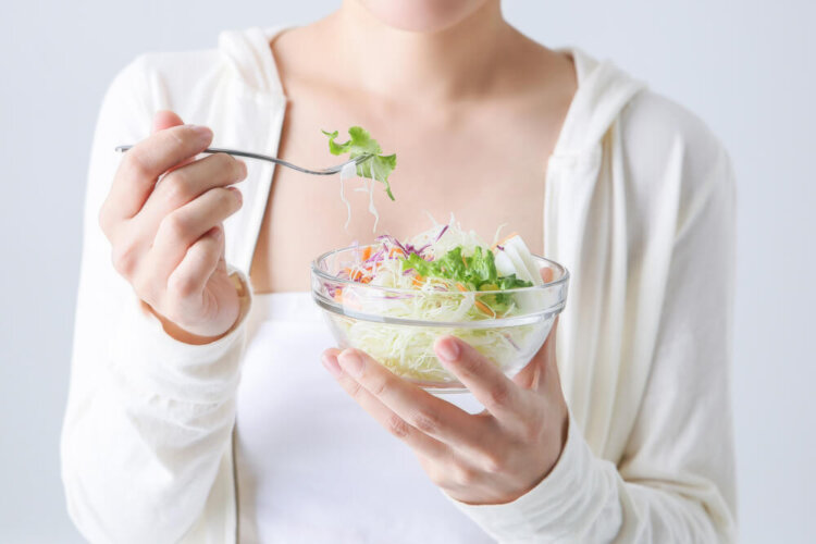 【簡単】ダイエット中の夜ご飯はどうすれば良い?〜おすすめレシピを踏まえ解説〜